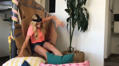 小姐姐旋转楼梯,小姐姐的梦幻舞步