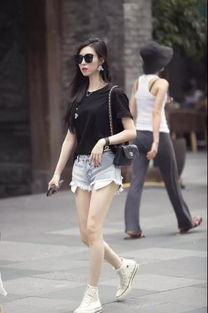 小姐姐甩腿,小姐姐甩腿演绎动感魅力