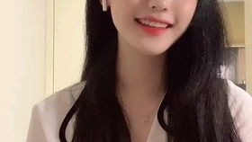 小英小姐姐,青春活力，魅力四射的时尚达人